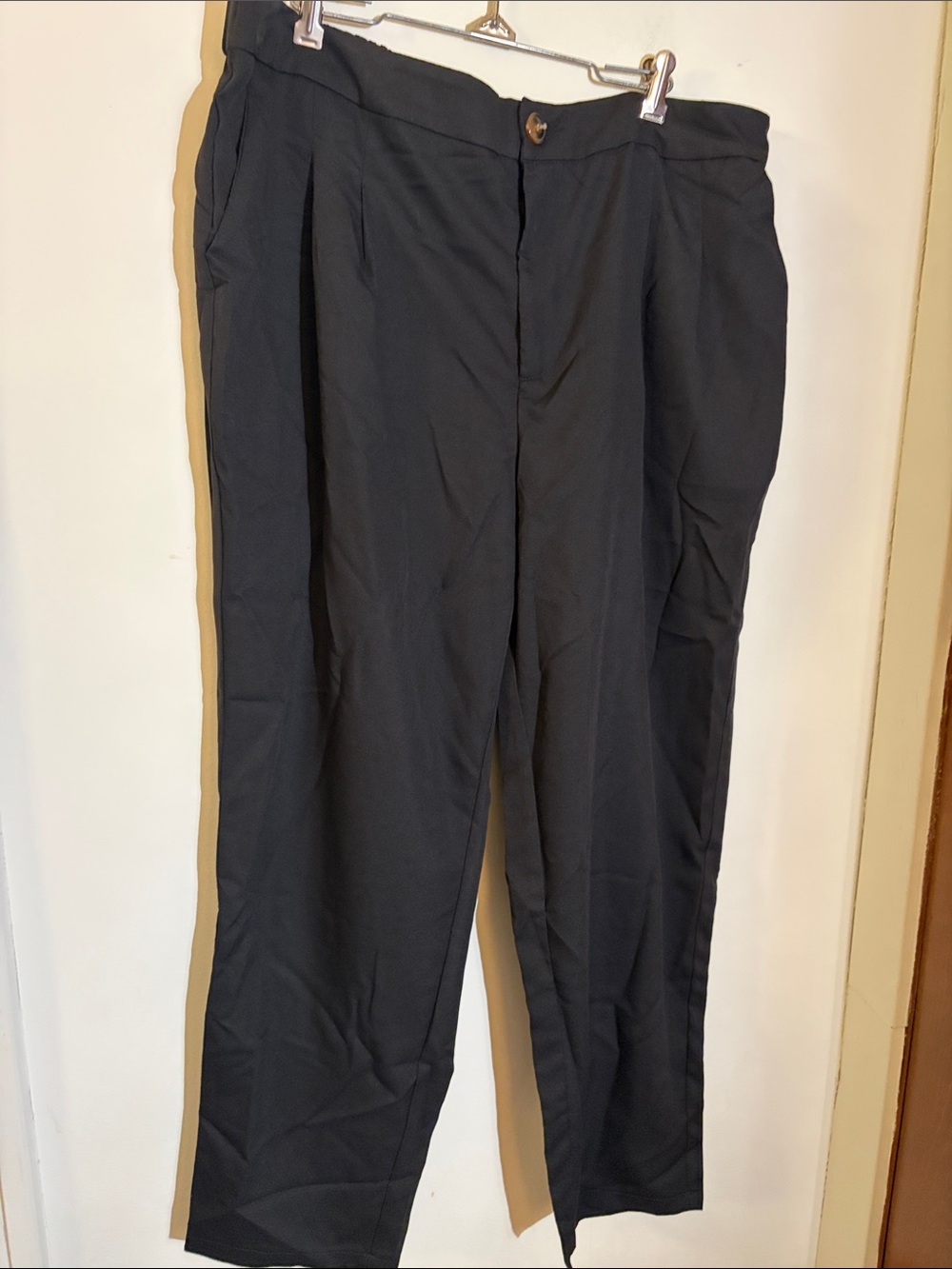 SHEIN Black High-Waist Tapered Trousers
